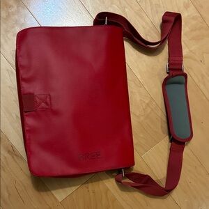 Bree Classic Red Messenger Bag